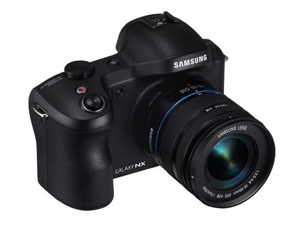 Samsung Galaxy NX kamerasını tanıttı