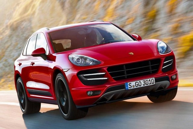 Porsche'un yeni SUV'u sahne alıyor