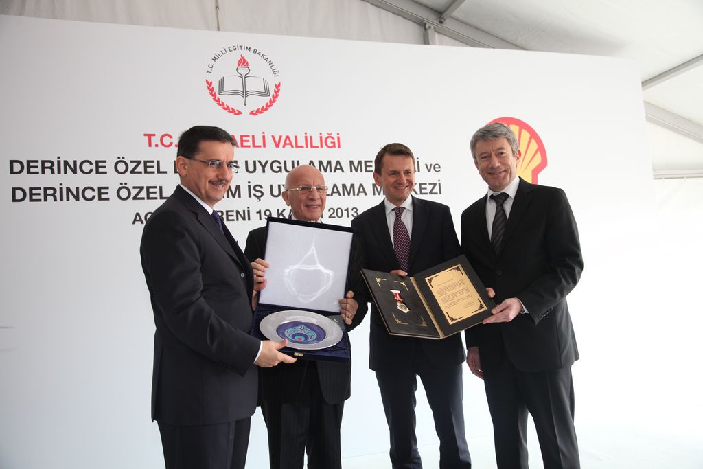 Shell’in okul açılışı 