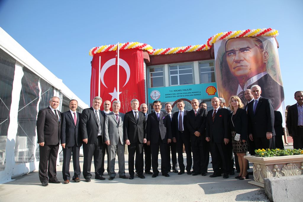 Shell’in okul açılışı 