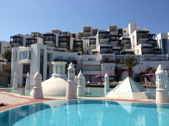 Bodrum'daki Kempinski Hotel Barbaros Bay satılık