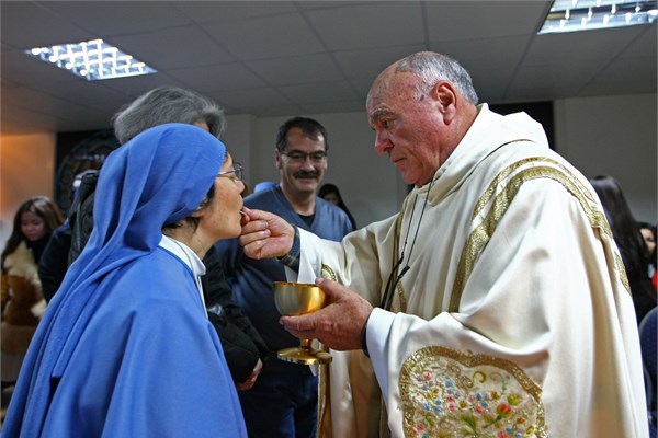 Hristiyan alemi Noel'i kutladı