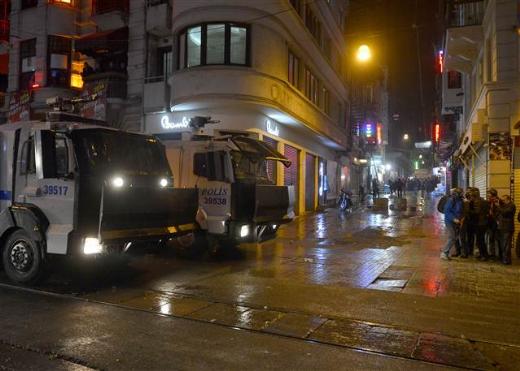 Taksim savaş meydanına döndü