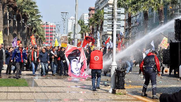 İstanbul Berkin Elvan'ı böyle uğurluyor