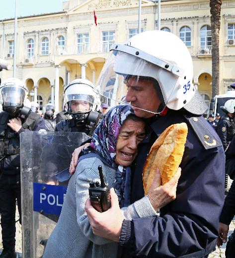 İstanbul Berkin Elvan'ı böyle uğurluyor