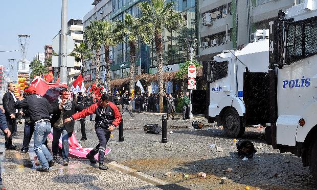 İstanbul Berkin Elvan'ı böyle uğurluyor