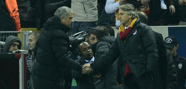 Mou'dan Mancini'ye olay sözler!