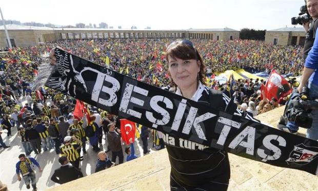 Fenerbahçeliler Anıtkabir'e koştu