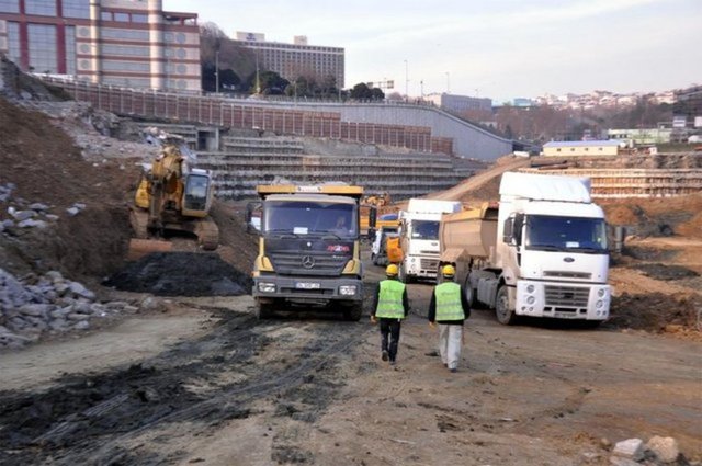 Arena yükseliyor!
