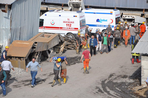 Soma perişan, Türkiye yasta