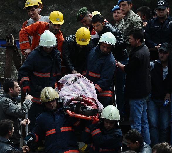 Soma'daki madende işçilere ait depodan fotoğraflar