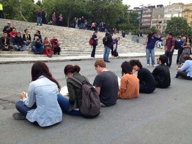 Gezi Parkı'nda kalabalık artıyor