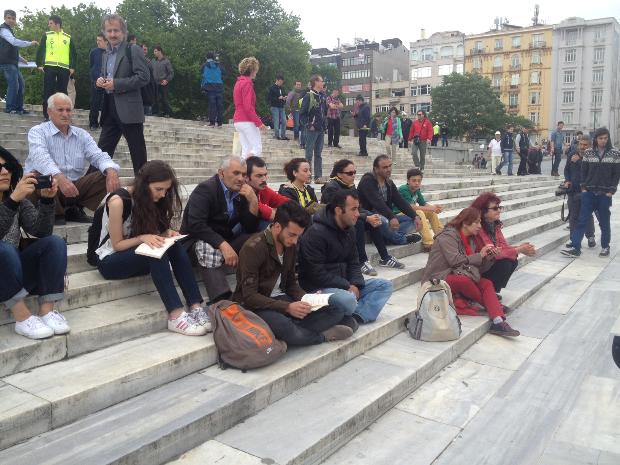 Gezi Parkı'nda kalabalık artıyor