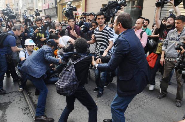 İstiklal'de gezi müdahalesi