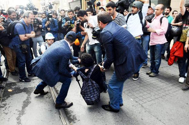 İstiklal'de gezi müdahalesi