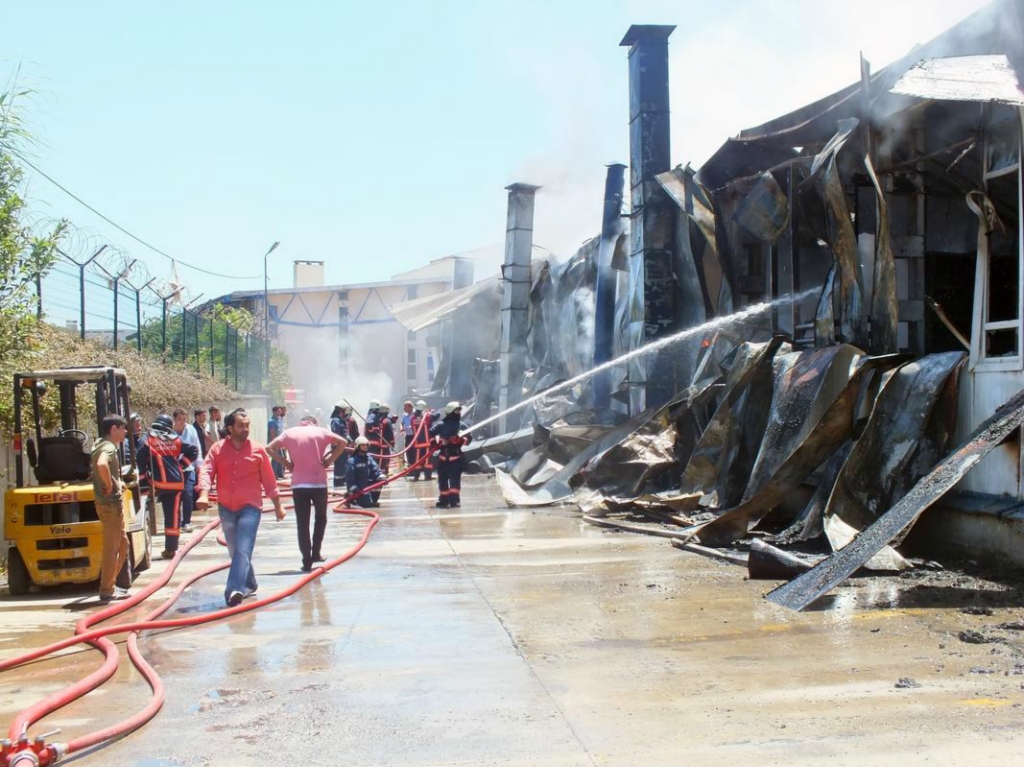 İstanbul'da fabrika yangını 