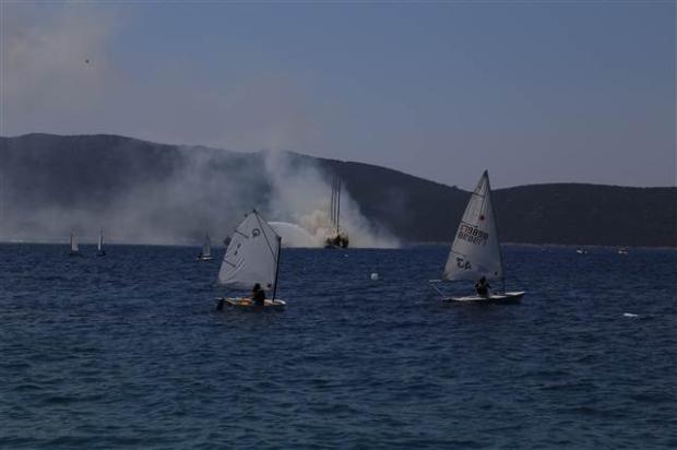 Bodrum'da yat alev alev yandı
