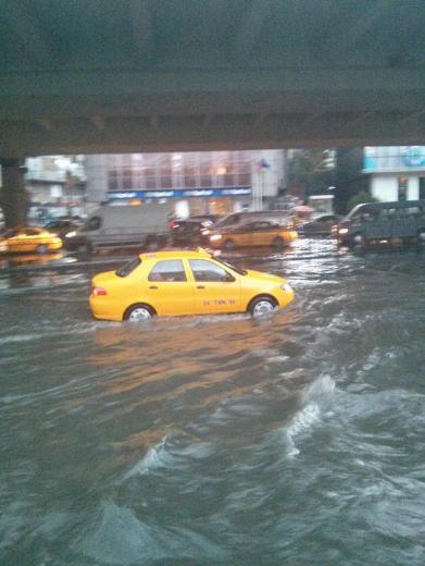 Üsküdar yine denizle birleşti