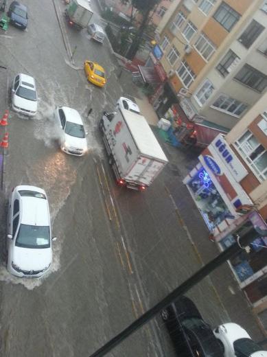 Üsküdar yine denizle birleşti