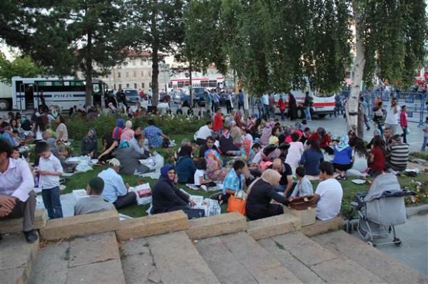 Sivas'ta 1.5 kilometrelik iftar