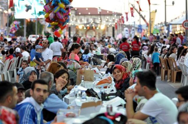 Sivas'ta 1.5 kilometrelik iftar