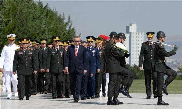 YAŞ üyeleri Anıtkabir'i ziyaret etti