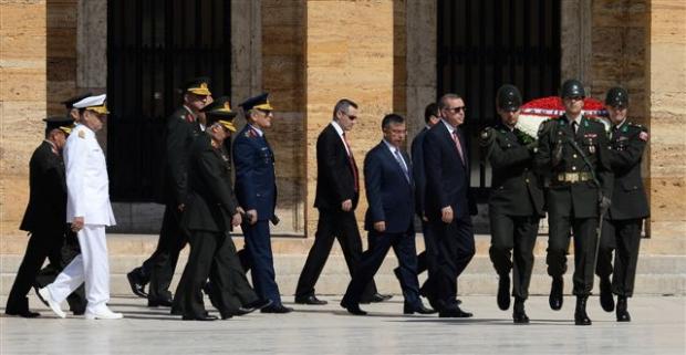 YAŞ üyeleri Anıtkabir'i ziyaret etti