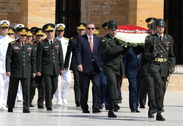 YAŞ üyeleri Anıtkabir'i ziyaret etti