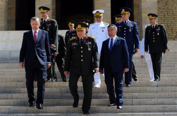 YAŞ üyeleri Anıtkabir'i ziyaret etti