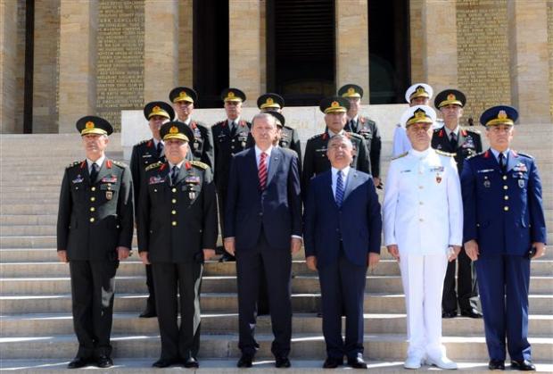 YAŞ üyeleri Anıtkabir'i ziyaret etti