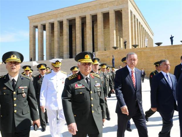 YAŞ üyeleri Anıtkabir'i ziyaret etti