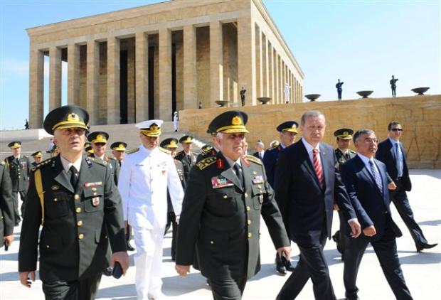 YAŞ üyeleri Anıtkabir'i ziyaret etti