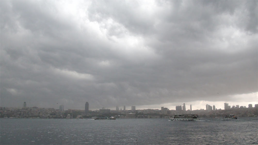 Üsküdar'da yine şok! Yolla deniz birleşti