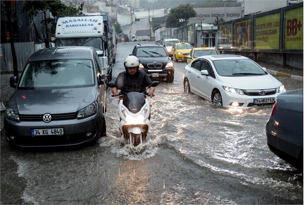 İstanbul'dan sağanak manzaraları
