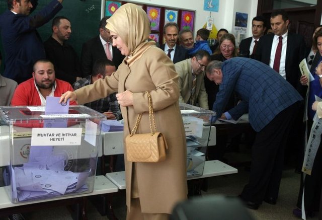 Türkiye'nin yeni First Lady'si Emine Erdoğan
