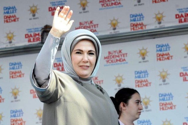 Türkiye'nin yeni First Lady'si Emine Erdoğan
