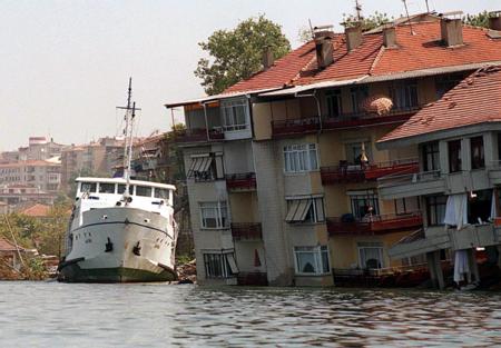 Felaketin üzerinden 15 yıl geçti