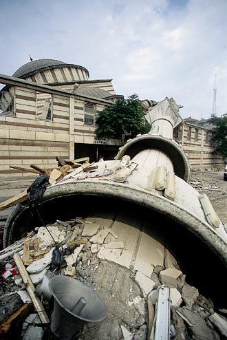 Felaketin üzerinden 15 yıl geçti