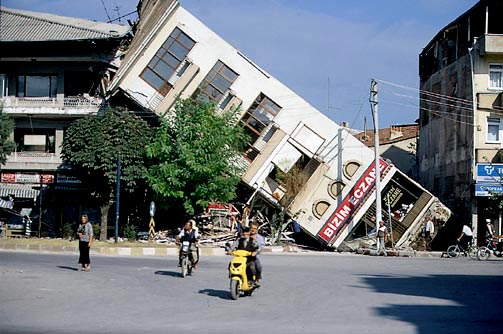 Felaketin üzerinden 15 yıl geçti