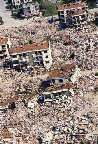 Felaketin üzerinden 15 yıl geçti