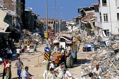 Felaketin üzerinden 15 yıl geçti