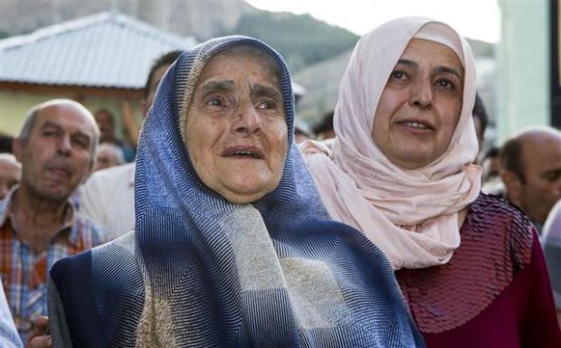 Davutoğlu'nun memleketinde sevinç
