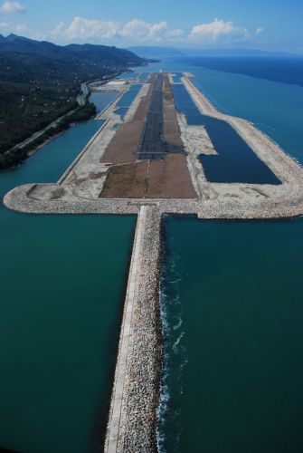 Helikopterle havadan böyle görüntülendi!
