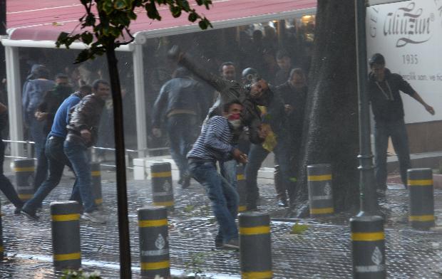 Yurtta Kobani protestosu