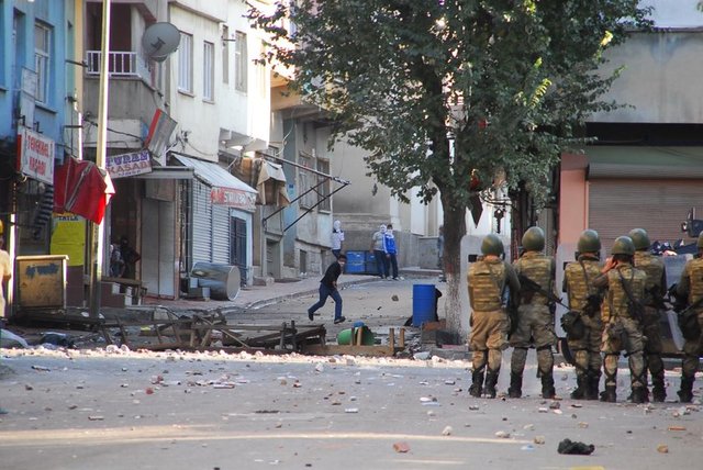 Yurtta Kobani gerginliği!
