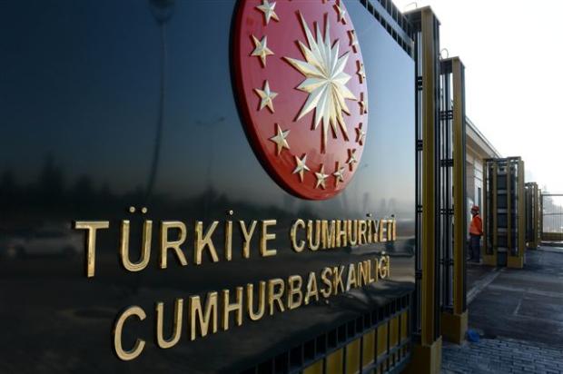 AK Saray'a cumhurbaşkanlığı tabelası asıldı 