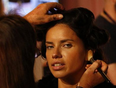 Adriana Lima'ya Acun sorulunca
