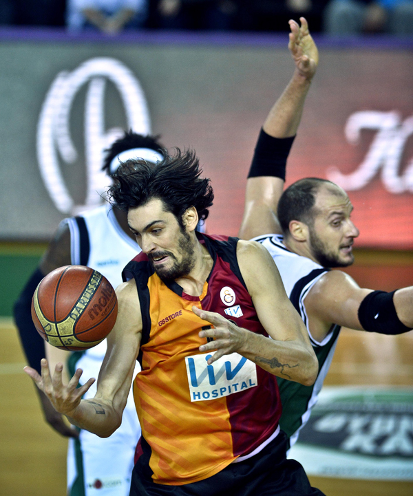 Galatasaray - Darüşşafaka basket maçında olaylar