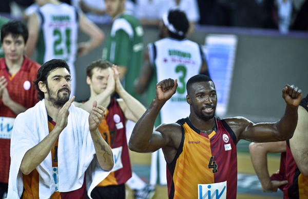 Galatasaray - Darüşşafaka basket maçında olaylar