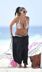 Jodie Marsh bikiniye sığmadı
